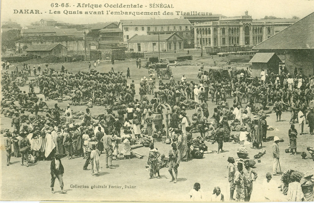 DAKAR – Les Quais avant l’embarquement des Tirailleurs