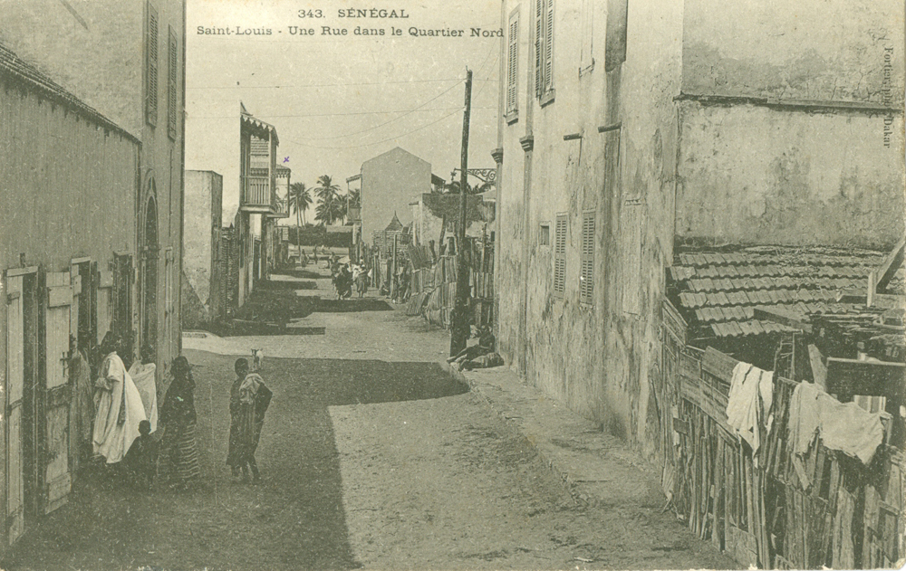 SÉNÉGAL – Saint-Louis – Une Rue dans le Quartier Nord