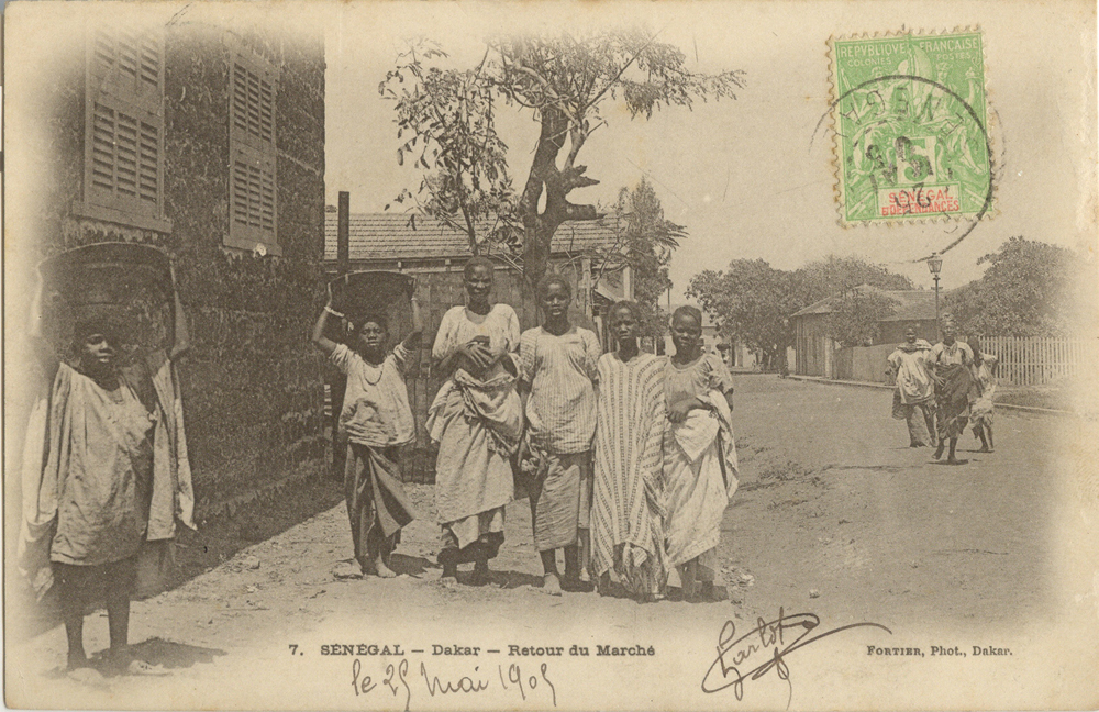 SÉNÉGAL – Dakar – Retour du Marché