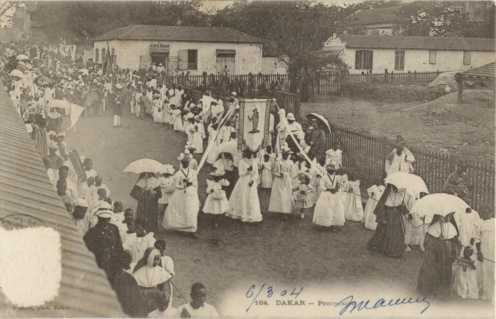 DAKAR – Procession