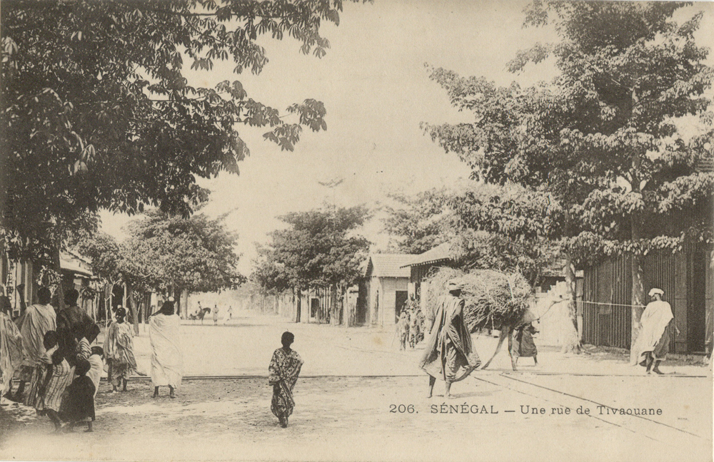 SÉNÉGAL – Une rue de Tivaouane