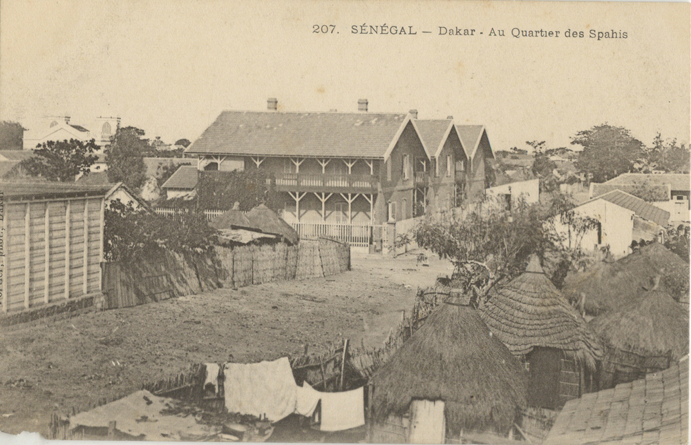 SÉNÉGAL – Dakar – Au Quartier des Spahis