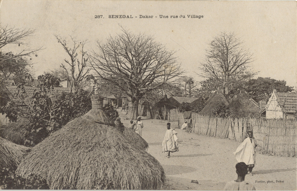 SÉNÉGAL – Dakar – Une rue du Village