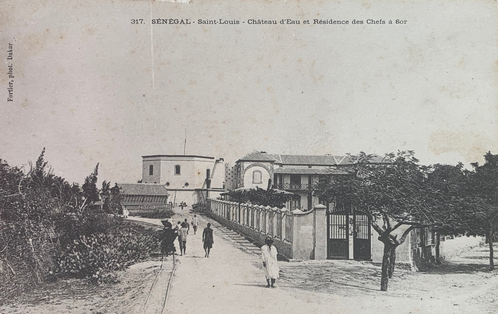 SÉNÉGAL – Saint-Louis – Château d’Eau et Résidence des Chefs a Sor