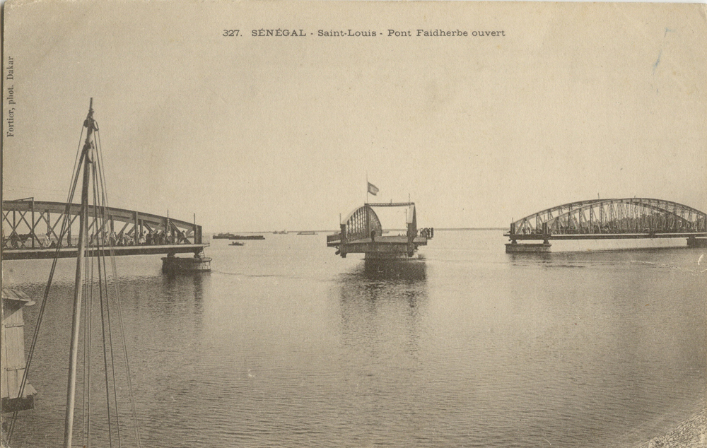 SÉNÉGAL – Saint-Louis – Pont Faidherbe ouvert