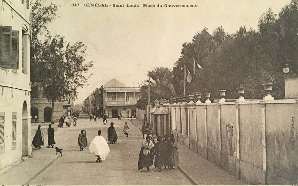 SÉNÉGAL – Saint-Louis – Place du Gouvernement