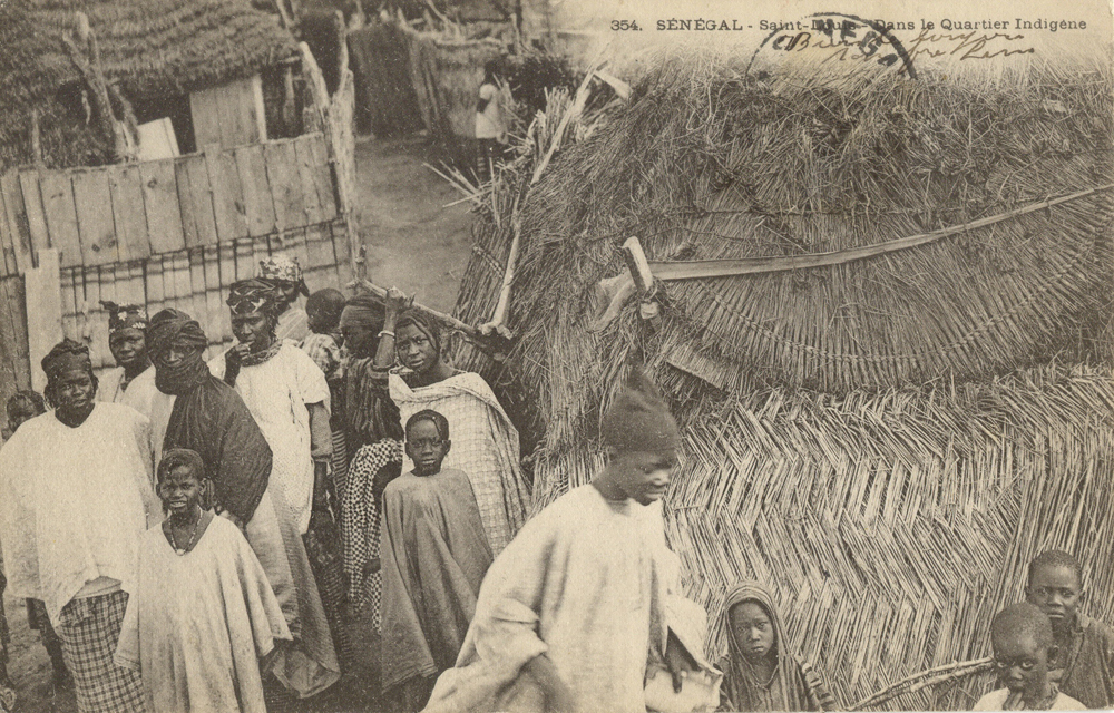 SÉNÉGAL – Saint-Louis – Dans le Quartier Indigène