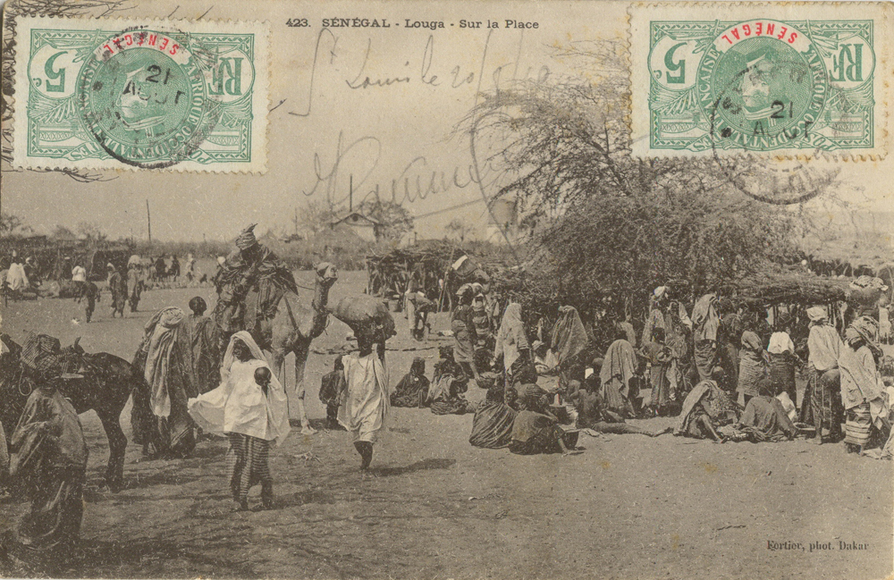 SÉNÉGAL – Louga – Sur la Place