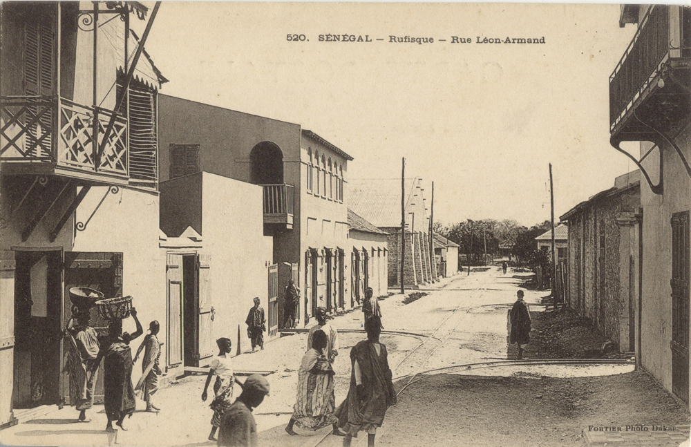 SÉNÉGAL – Rufisque – Rue Léon-Armand