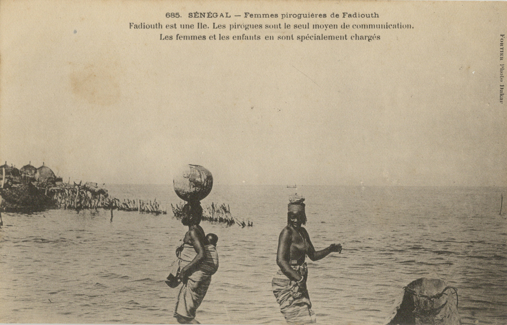 SÉNÉGAL – Femmes piroguières de Fadiouth