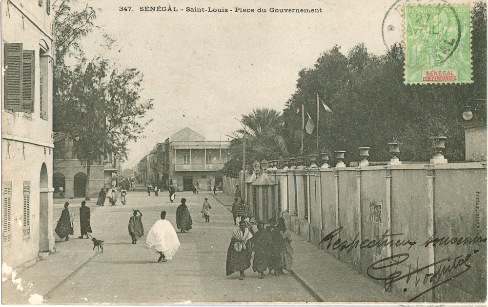 SÉNÉGAL – Saint-Louis – Place du Gouvernement