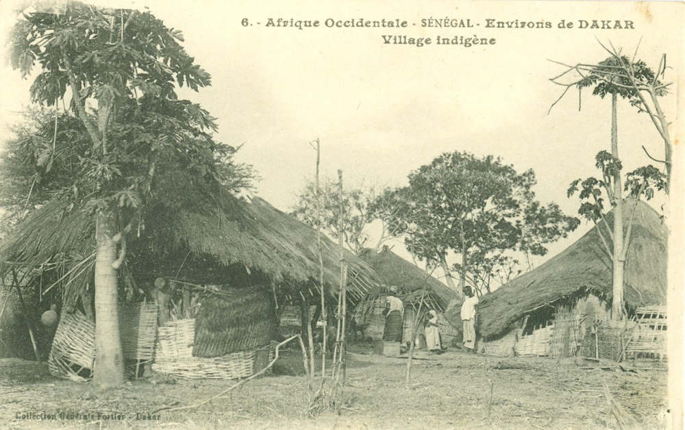 SÉNÉGAL – Environs de DAKAR – Village indigène