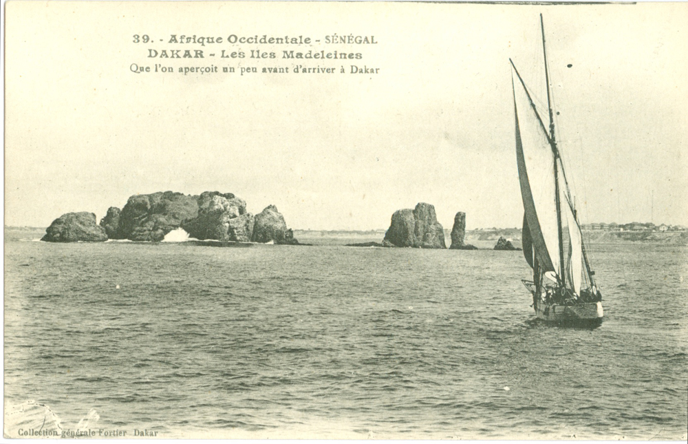 DAKAR – Les Iles Madeleines – Que l’on aperçoi un peu avant d’arriver à Dakar