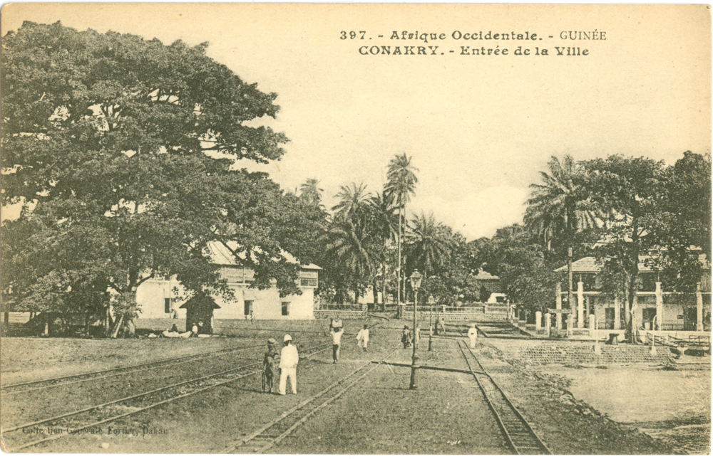 GUINÉE – CONAKRY – Entrée de la Ville