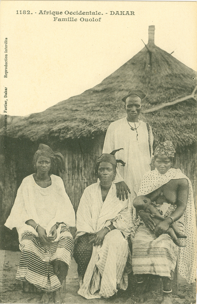 DAKAR. Famille Ouolof.