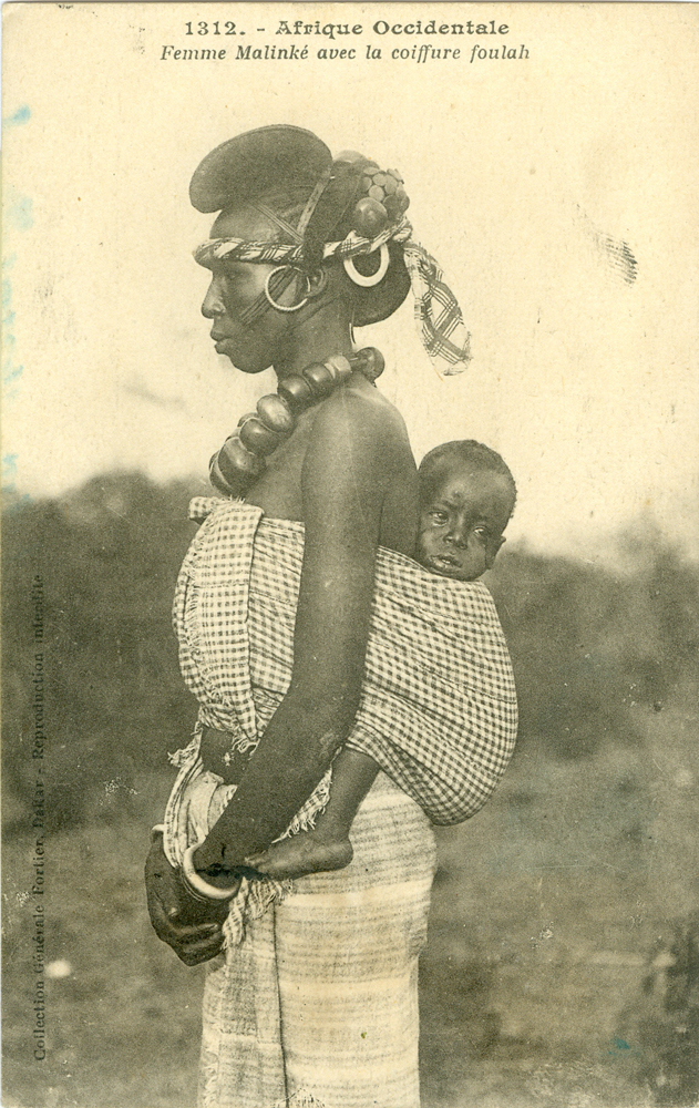 Femme Malinkée avec la coiffure foulah