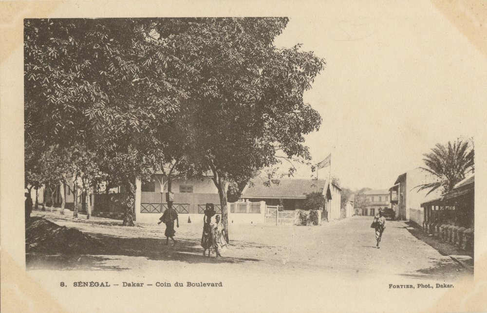 SÉNÉGAL – Dakar – Coin du Boulevard