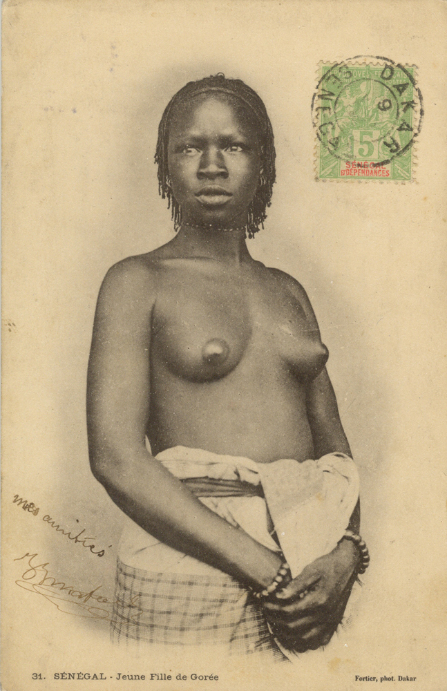 SÉNÉGAL – Jeune Fille de Gorée