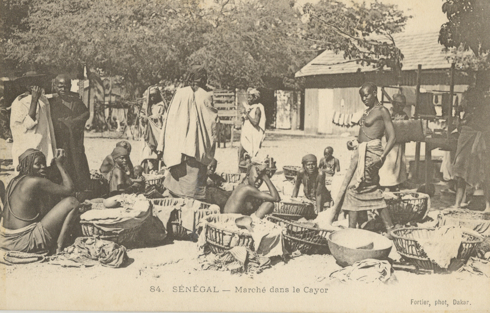 SÉNÉGAL – Marché dans le Cayor