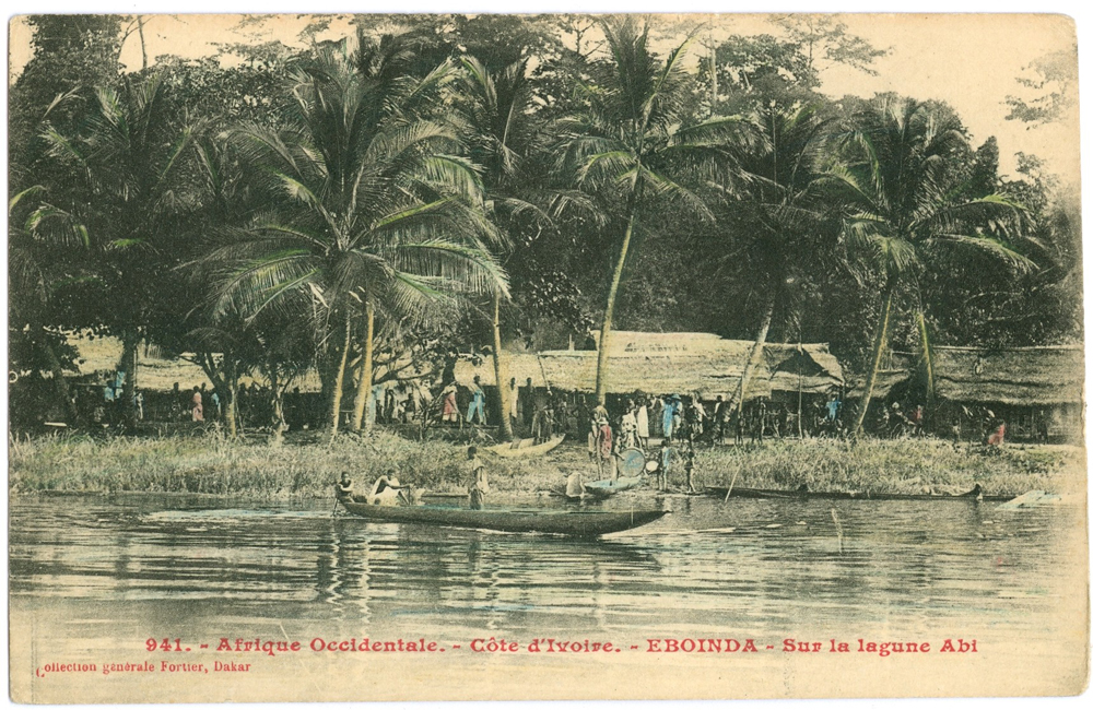 Côte d’Ivoire – EBOINDA – Sur la lagune Abi.